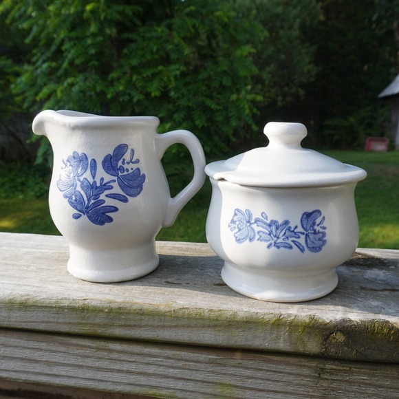 VTG Pfaltgraff Yorketown Creamer Sugar Bowl Blue Floral Farmhouse Kitchen Decor‎ - Picture 1 of 10